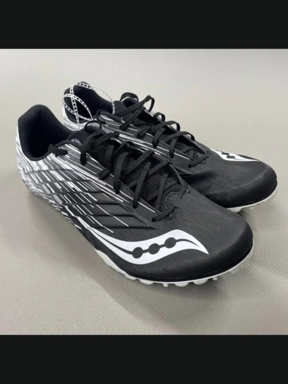 NEW Saucony Shoes Mens 10 black white spitfire track field athletic cleats